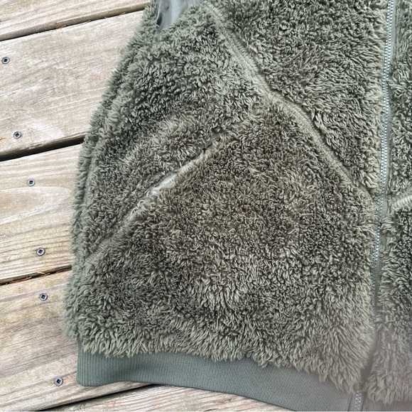 ZYIA Green Fuzzy Hooded Teddy Bear Vest Full Zip XL - Picture 6 of 11